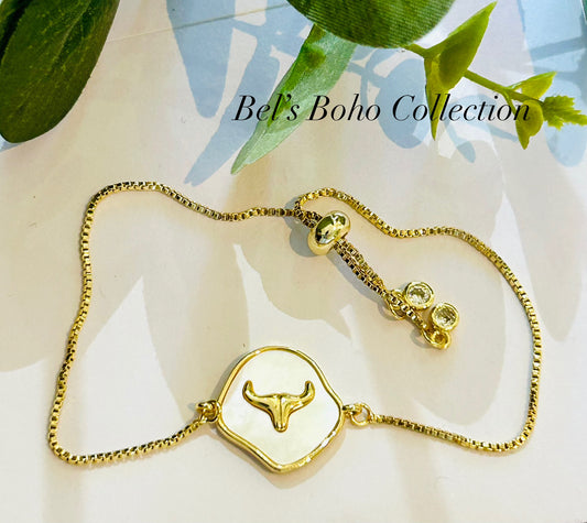 Freshwater Pearl Bracelet with embossed Cow Skull